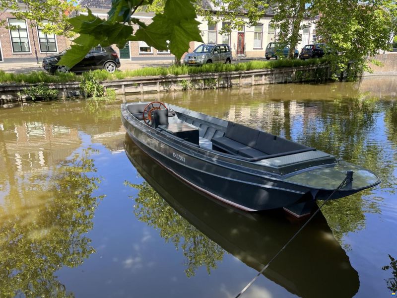 875 stalen sloep