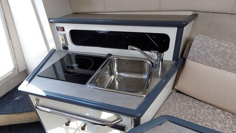 Maxum 2400 SCR