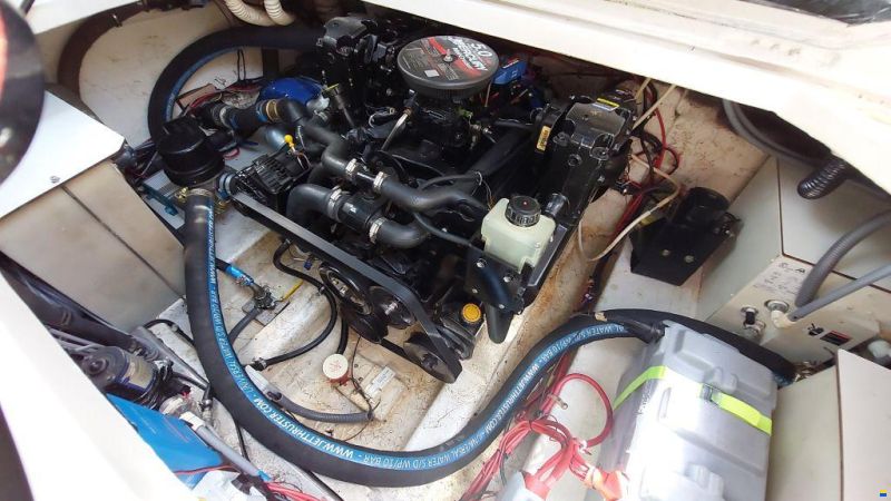 Maxum 2400 SCR