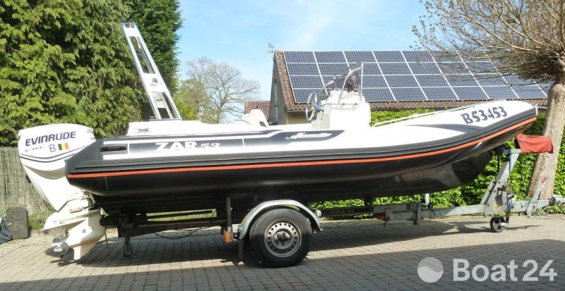 ZAR Formenti Zar 53 met Evinrude E-TEC 115