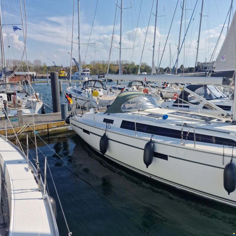 Bavaria 37C