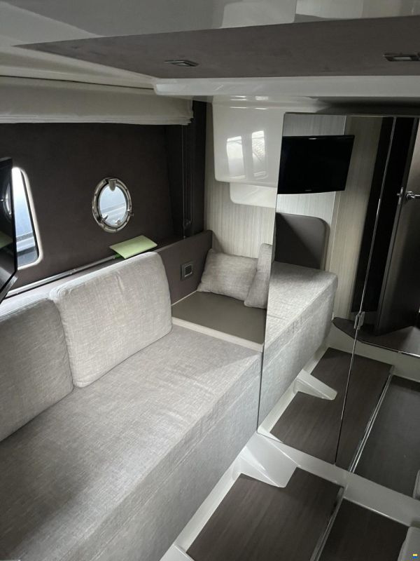 Cranchi M44 HT