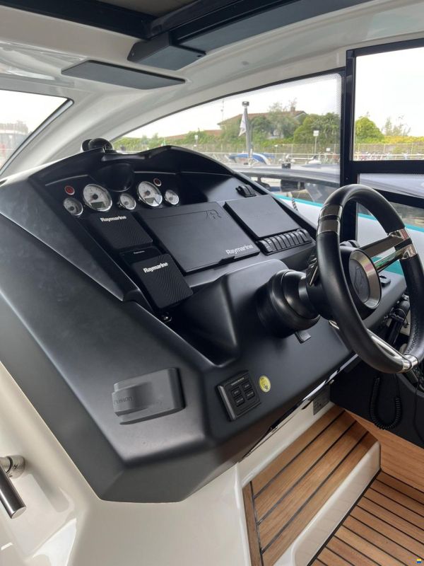 Cranchi M44 HT