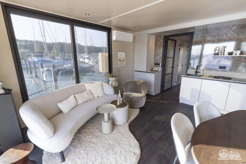 SL Houseboat Marina Den Oever