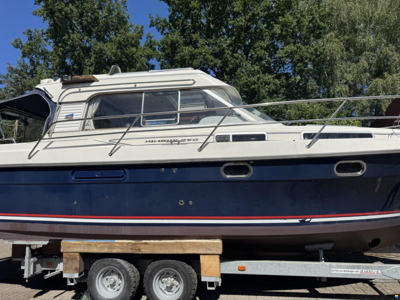 Nimbus 320 Coupe
