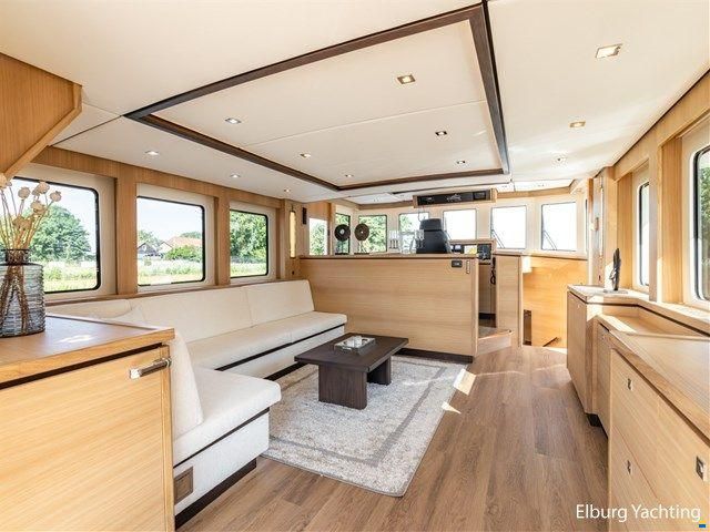 Alm Grand Voyager 65