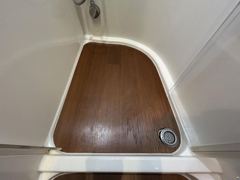 Broom 370