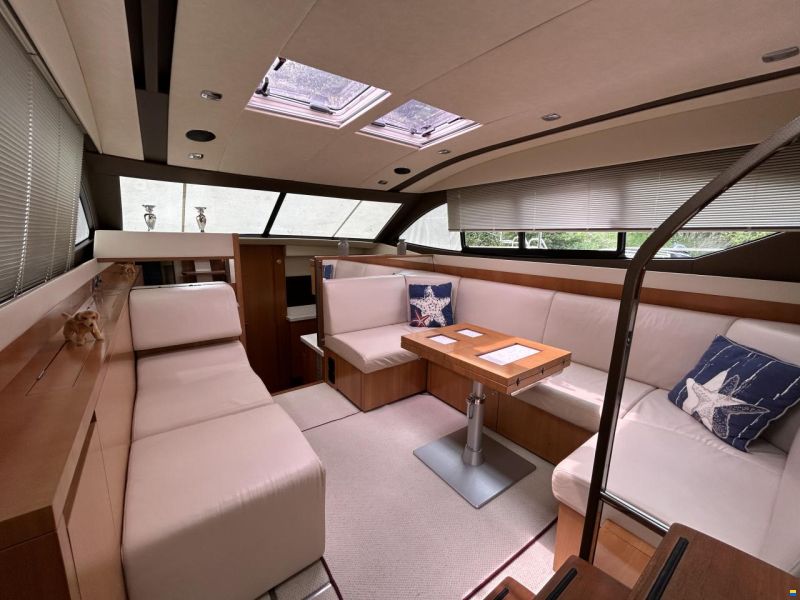 Broom 370