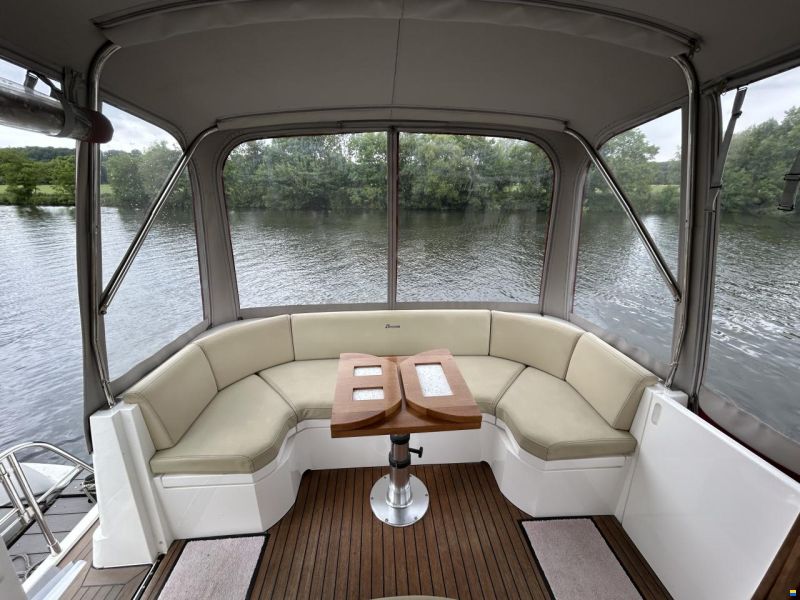 Broom 370