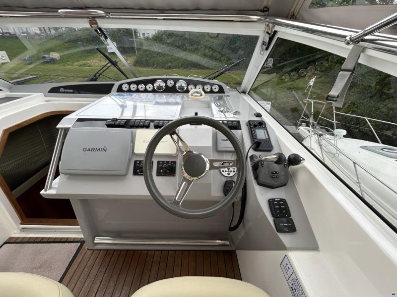 Broom 370