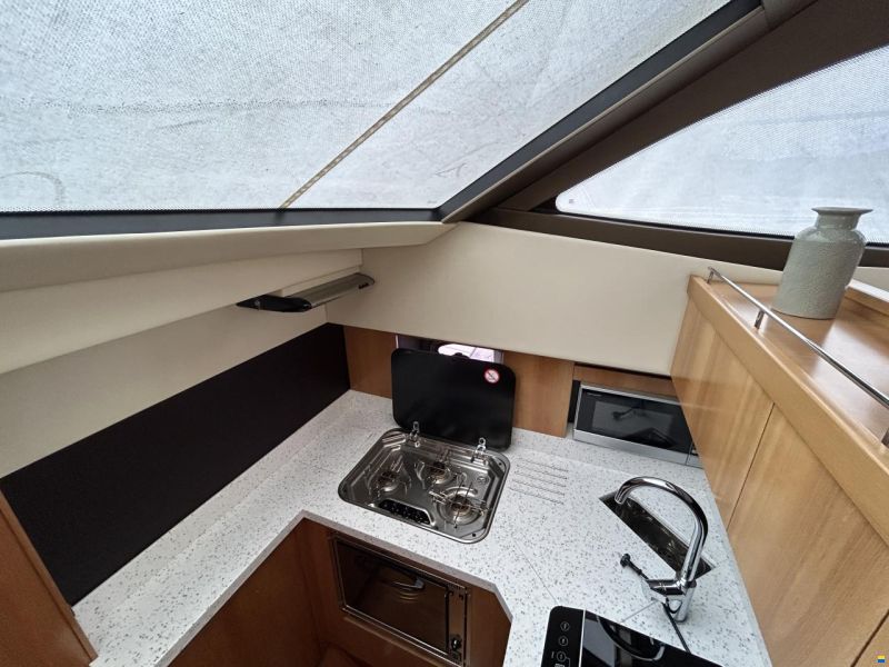 Broom 370