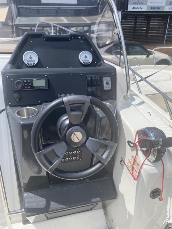 Quicksilver Active 755