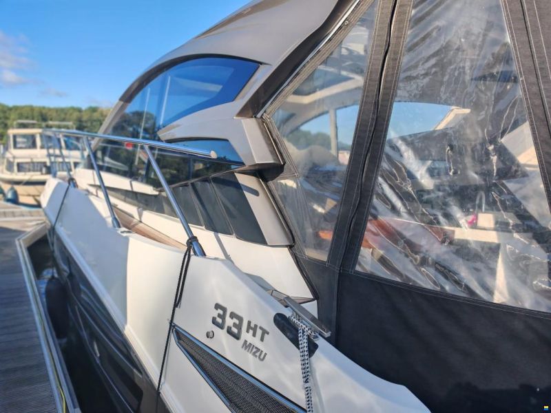 Cobrey 33 HT 2x250PS 2015