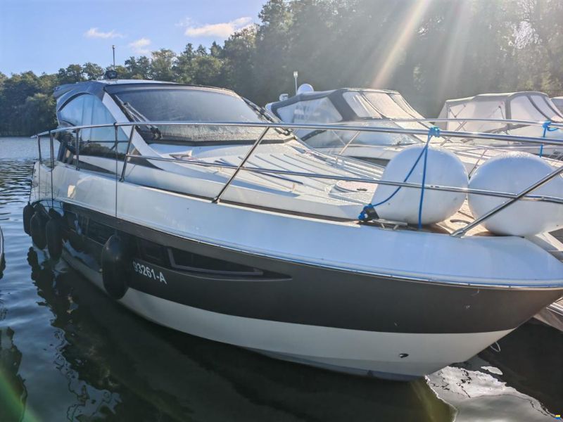 Cobrey 33 HT 2x250PS 2015