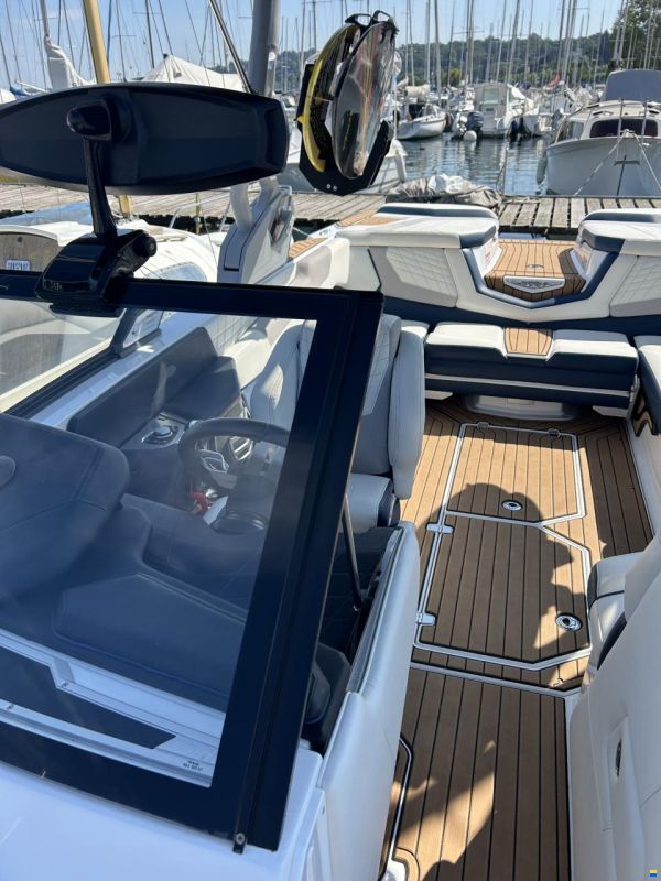 Nautique G23