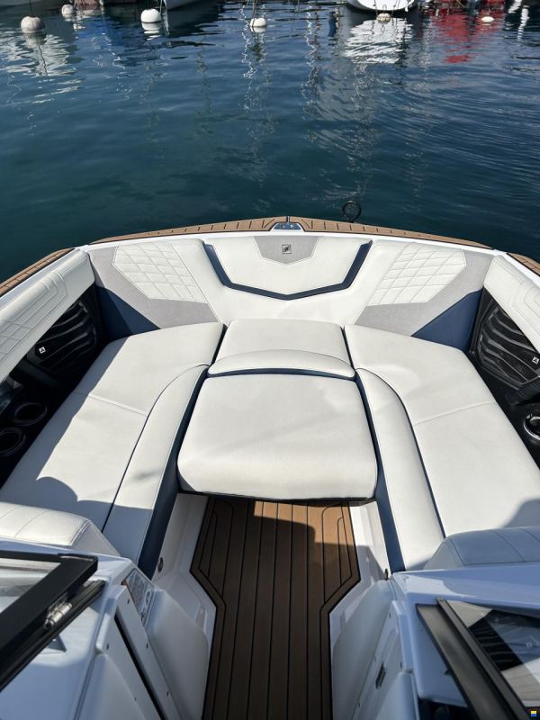 Nautique G23