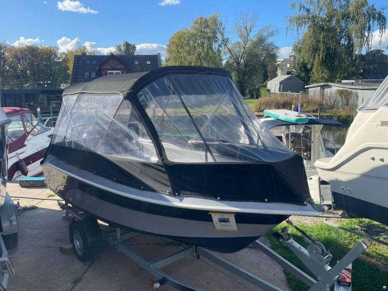 TEAM BOAT - QUICKSILVER 520