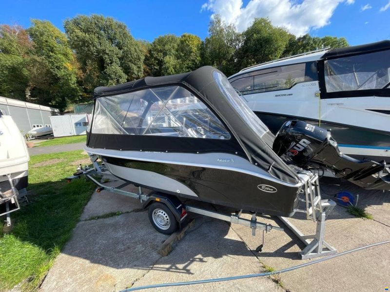 TEAM BOAT - QUICKSILVER 520