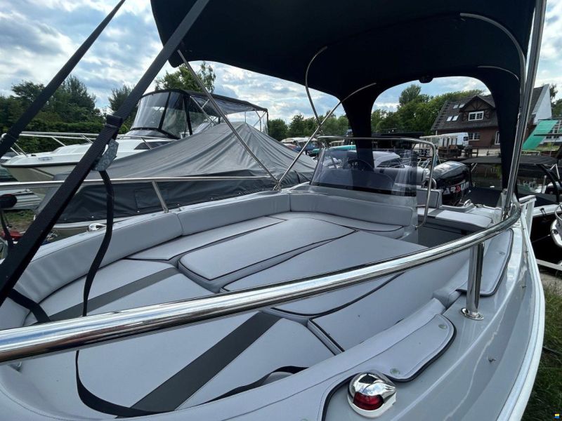 TEAM BOAT 520
