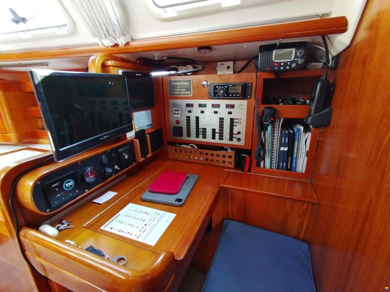 Elan 381