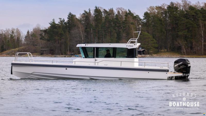 Axopar 28 Cabin