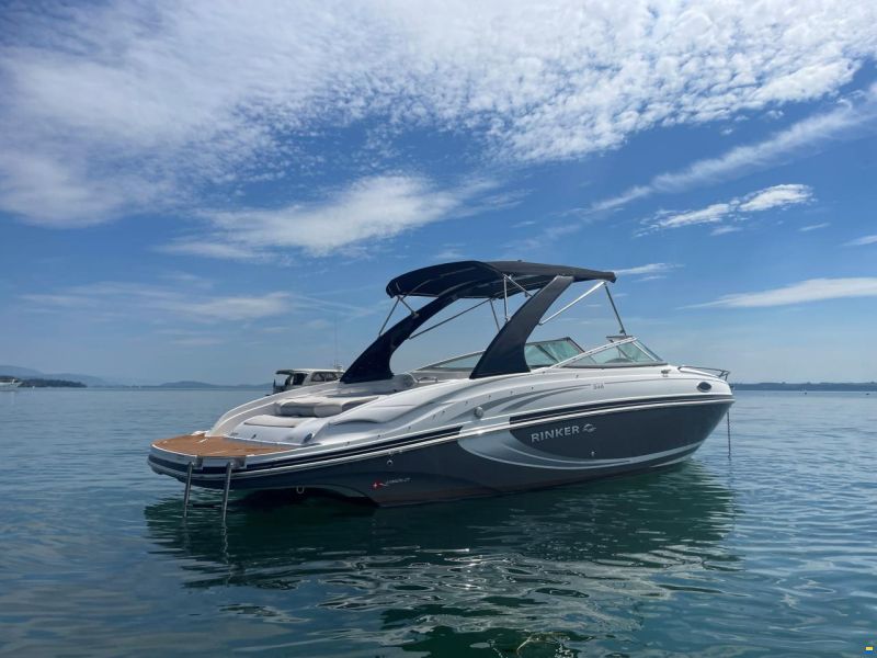 Rinker 246 Captiva Cuddy