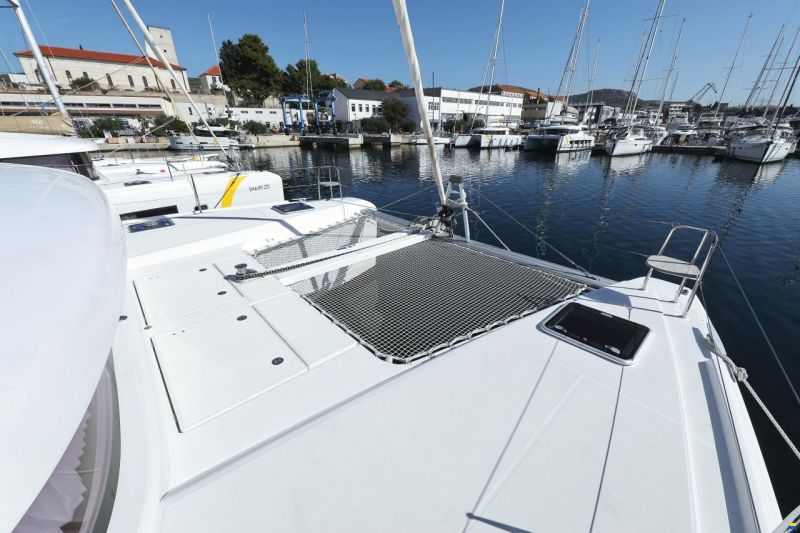 Lagoon 42