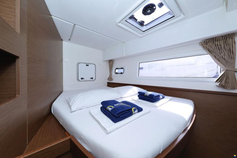 Lagoon 42