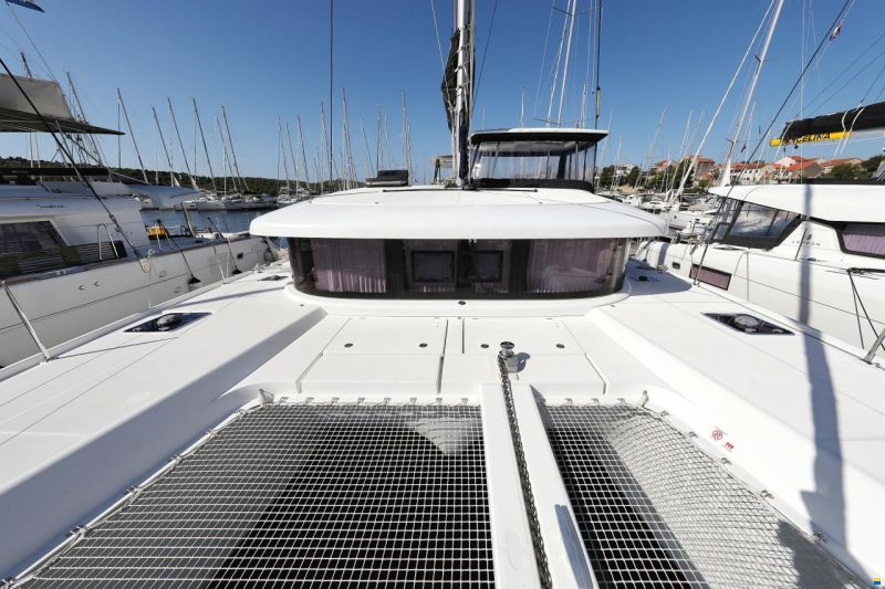 Lagoon 42