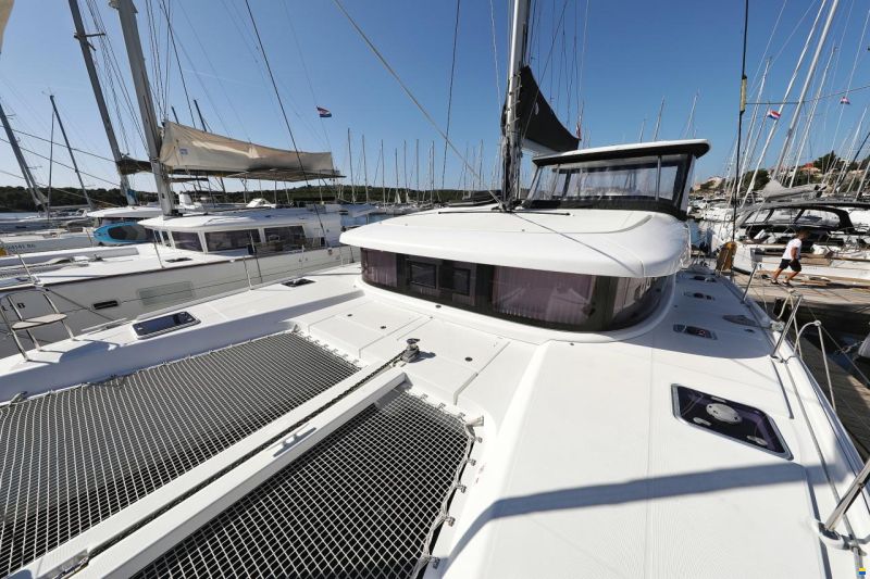 Lagoon 42