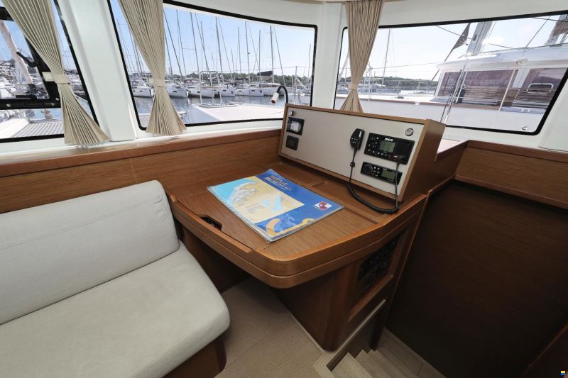 Lagoon 42