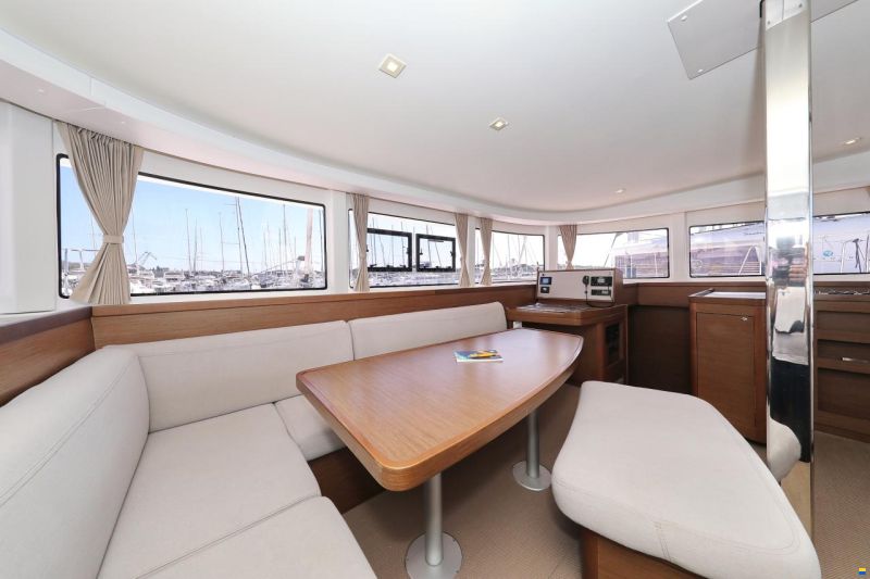 Lagoon 42