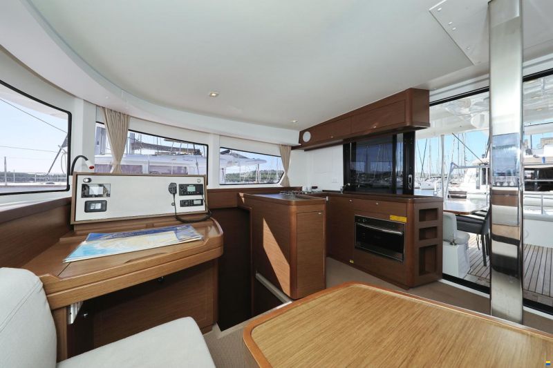 Lagoon 42