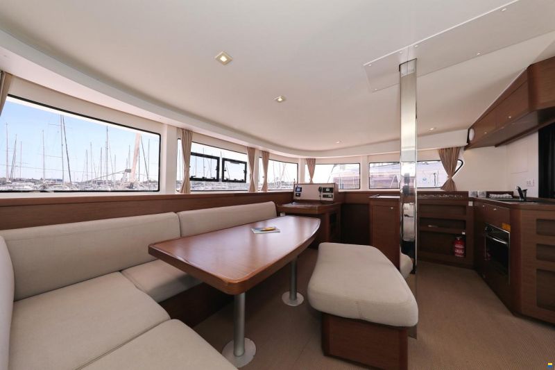 Lagoon 42