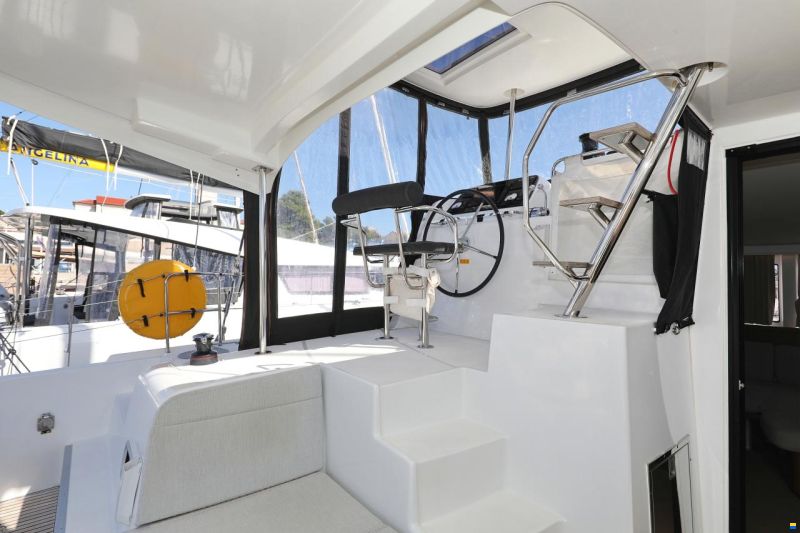 Lagoon 42