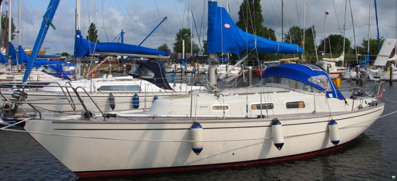 Hatecke Hornet 32
