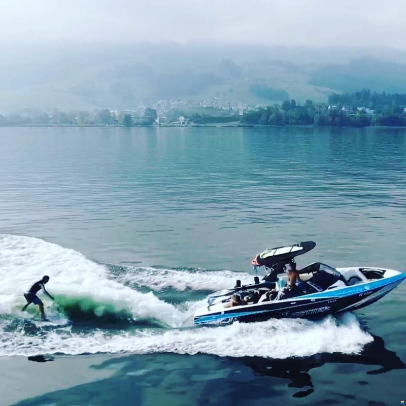 Malibu 21 VLX Surf Edition