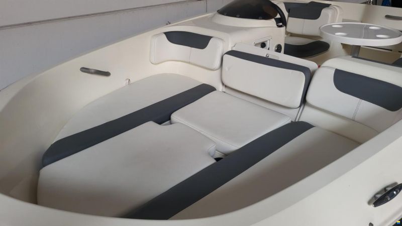 Bayliner E5