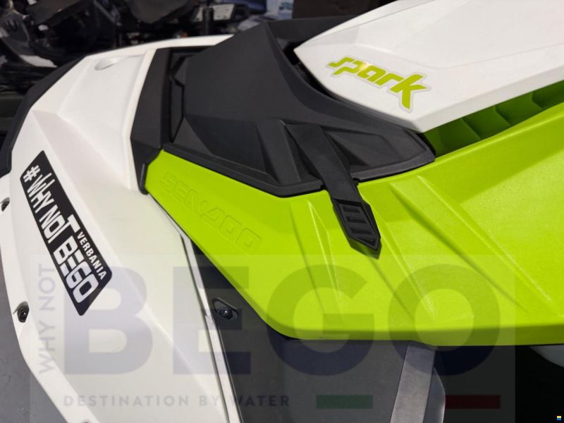 Sea-Doo Sparx 2 UP