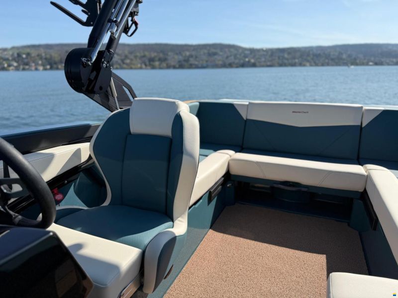 MasterCraft NXT 21 Wakeboard & Wakesurf