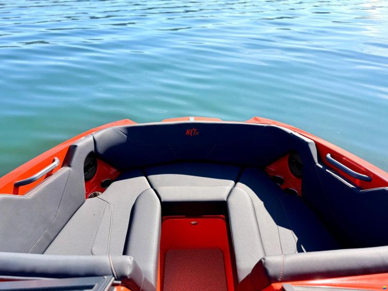 MasterCraft NXT20 Wakeboard & Wakesurf