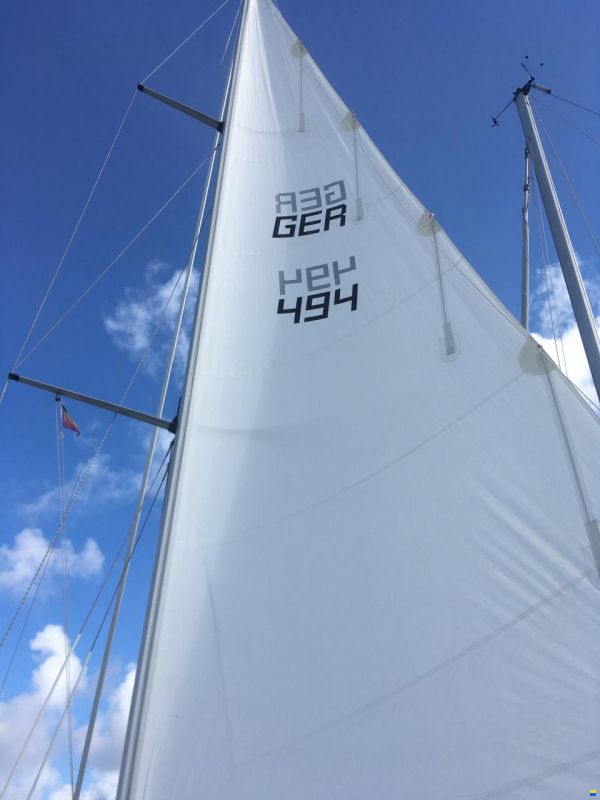 Marine Projects Moody Eclipse 33