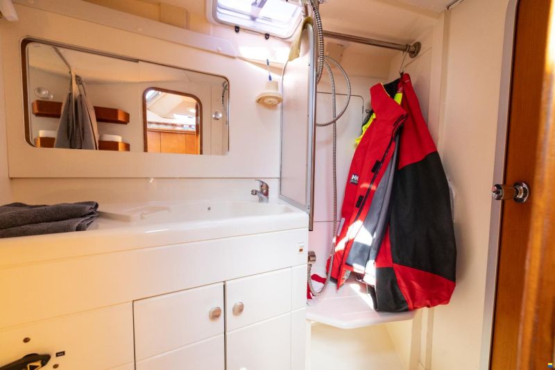 Marine Projects Moody Eclipse 33