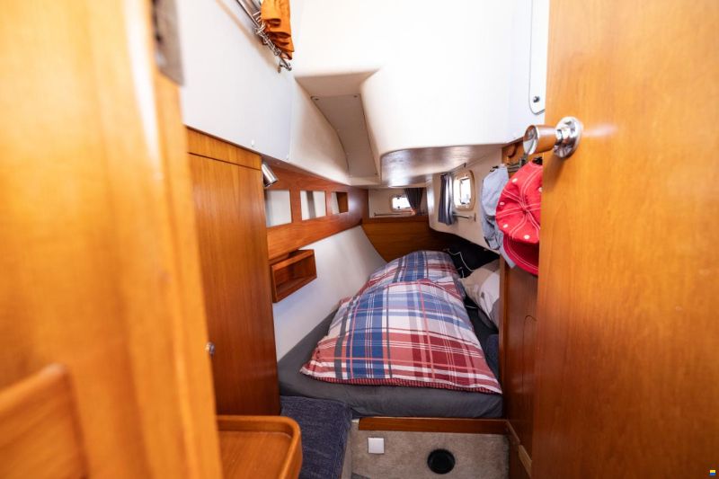 Marine Projects Moody Eclipse 33