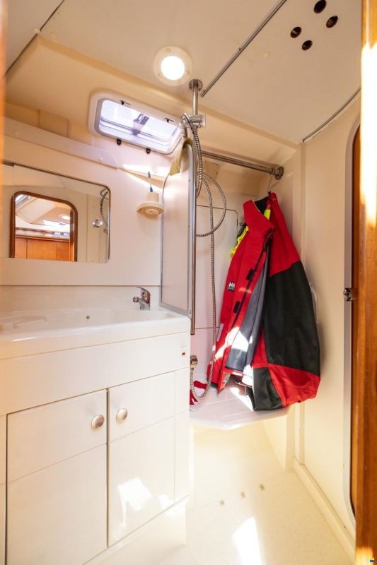 Marine Projects Moody Eclipse 33