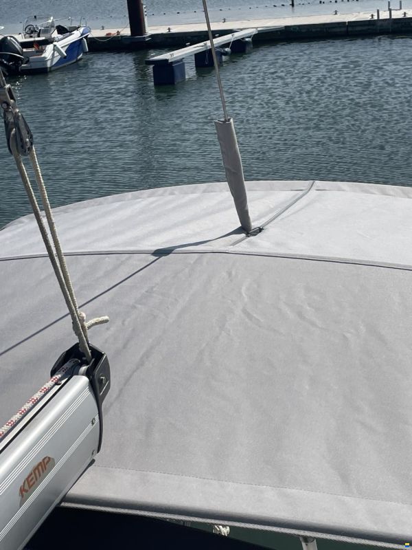Marine Projects Moody Eclipse 33