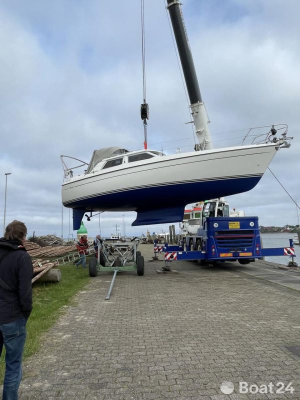 Marine Projects Moody Eclipse 33