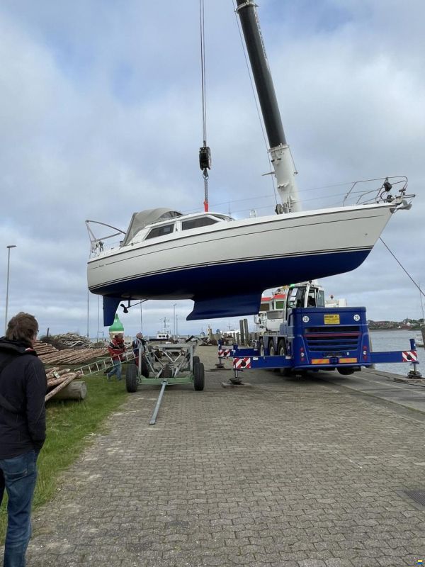 Marine Projects Moody Eclipse 33