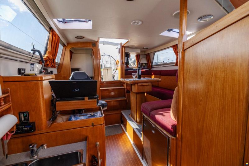 Marine Projects Moody Eclipse 33