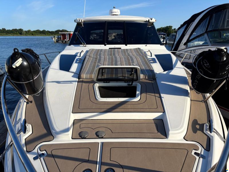 Regal 35 Coupe